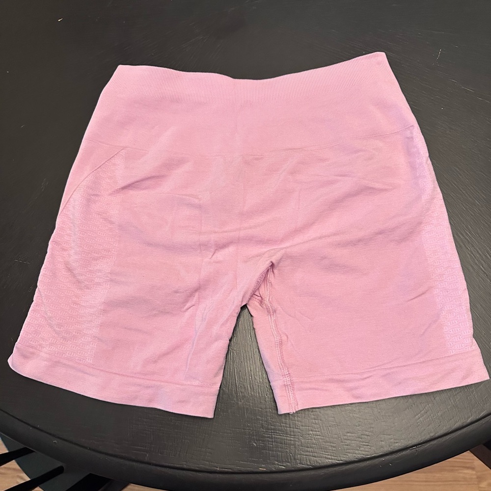 Alphalete contour shorts size medium in poise
